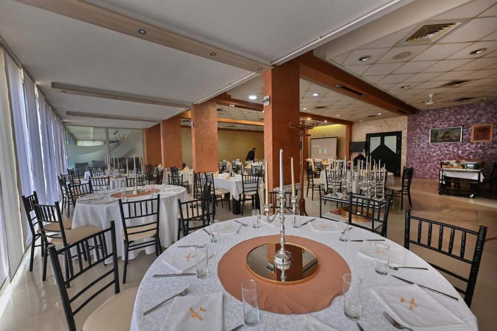 Hotel Tiski Cvet Novi Bečej Buitenkant foto