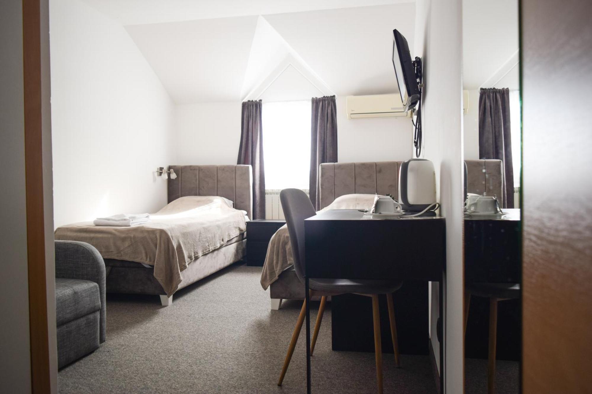 Hotel Tiski Cvet Novi Bečej Buitenkant foto